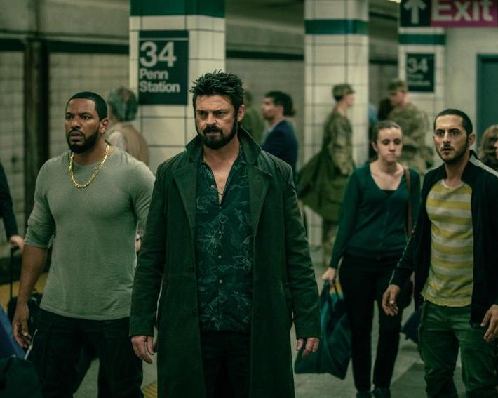 Вышел новый трейлер «Пацаны», где герои ведут борьбу с супер-курицами и летающими овцами